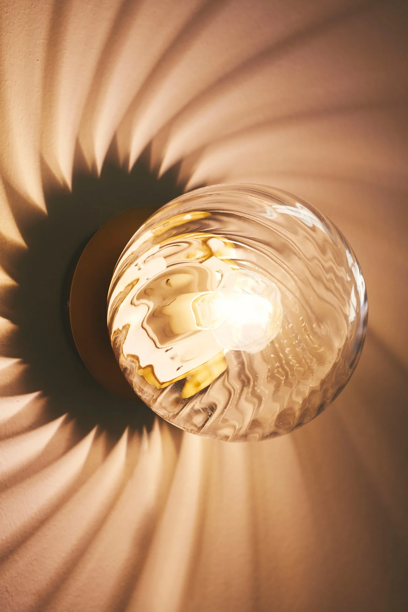 LIGHT FITTING